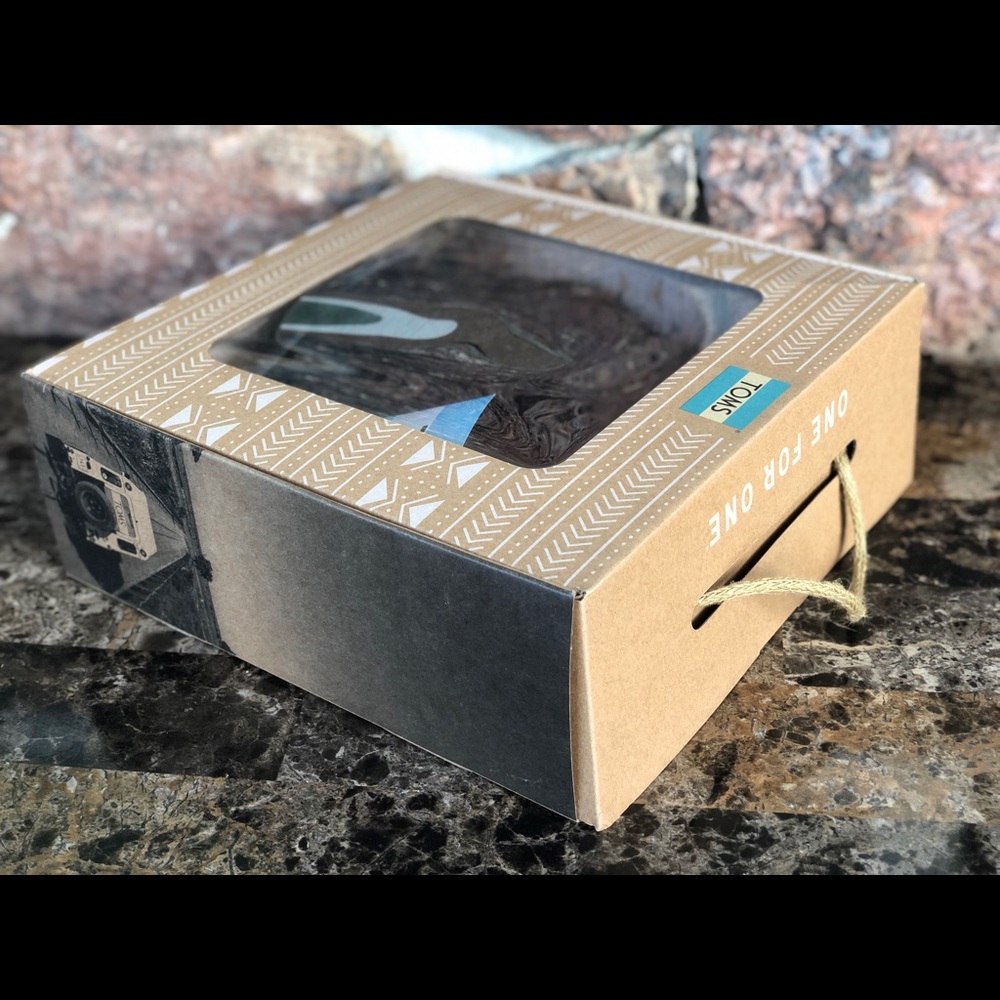 TOMS Women's Plush Faux bootie slippers - Picture 12 of 12